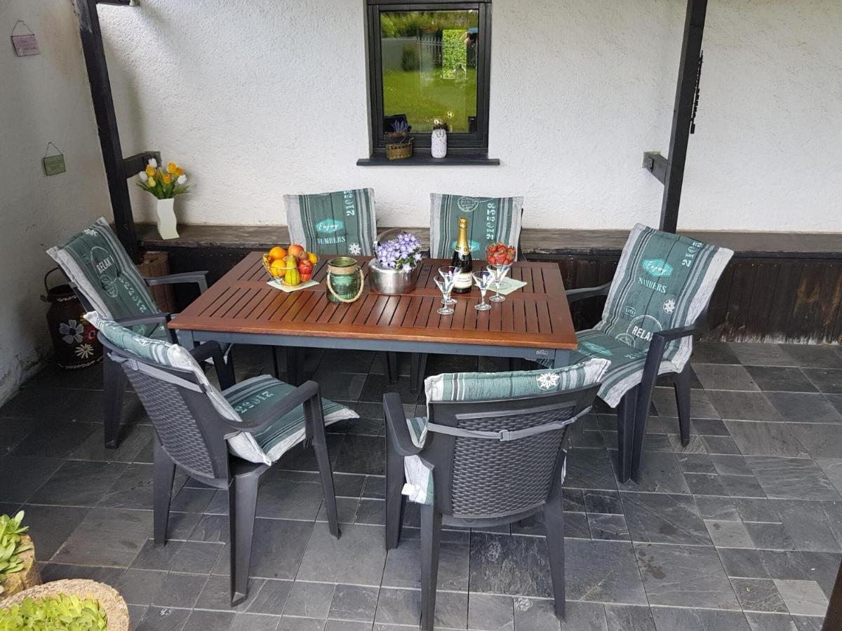Apartment With Garden In A Wooded Setting Auw bei Prum Exteriör bild