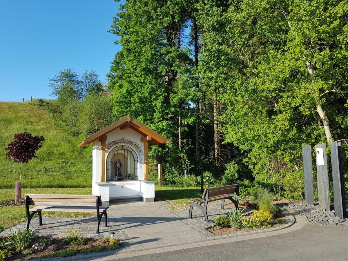 Apartment With Garden In A Wooded Setting Auw bei Prum Exteriör bild